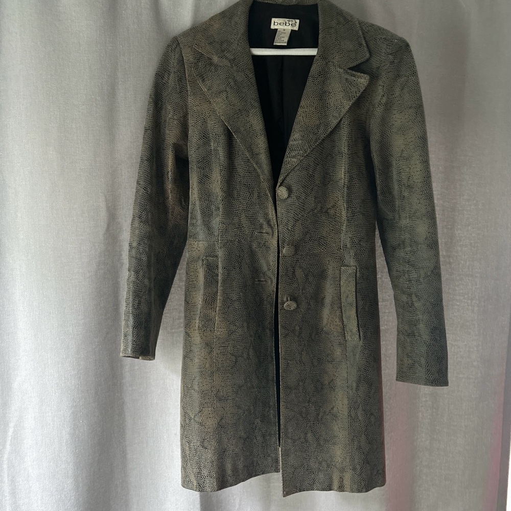 Bebe Women's Black and Gray Snake Print Blazer